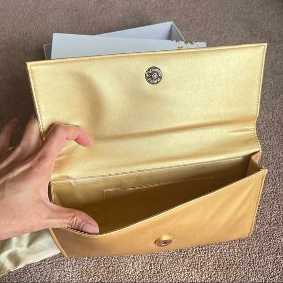 PANDORA Shine limited edition gold clutch - Picture 3 of 5